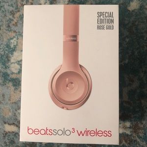 Rose Gold Beats Solo 3 Wireless